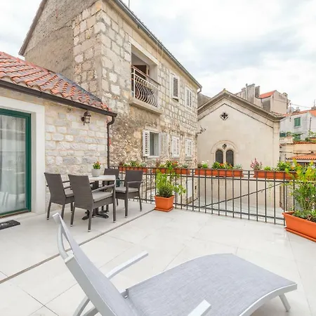 Guest house & Dujam Split