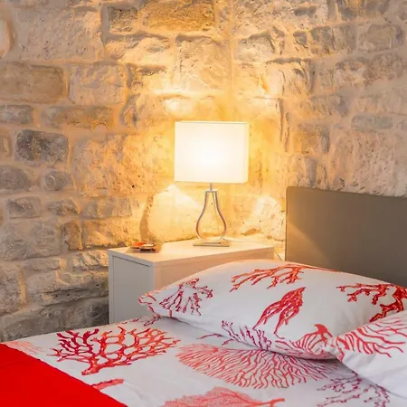 & Dujam Casa de hóspedes 4*