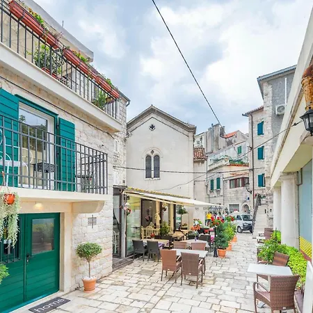 & Dujam Gæstehus 4*